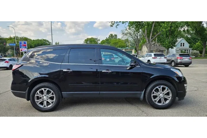 $12990 : 2016 Traverse LT image 5