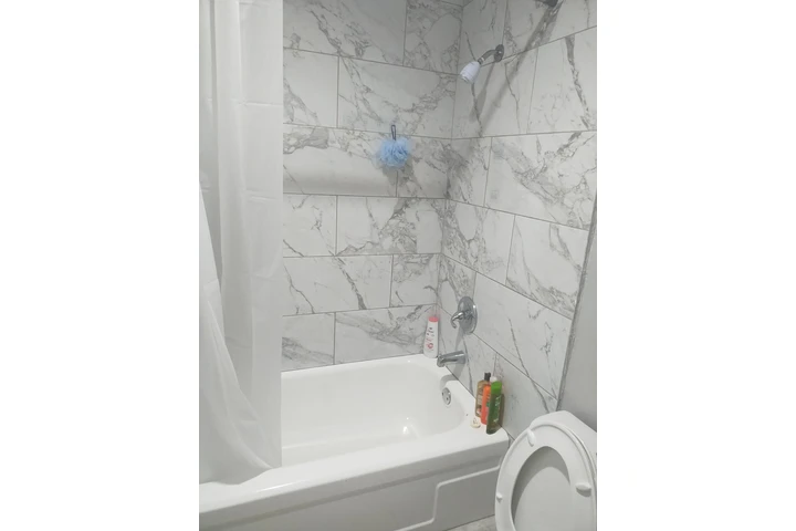 $550 : Cuarto en renta image 6