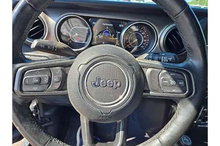 $29450 : Jeep Wrangler Unlimited 2021 image 10