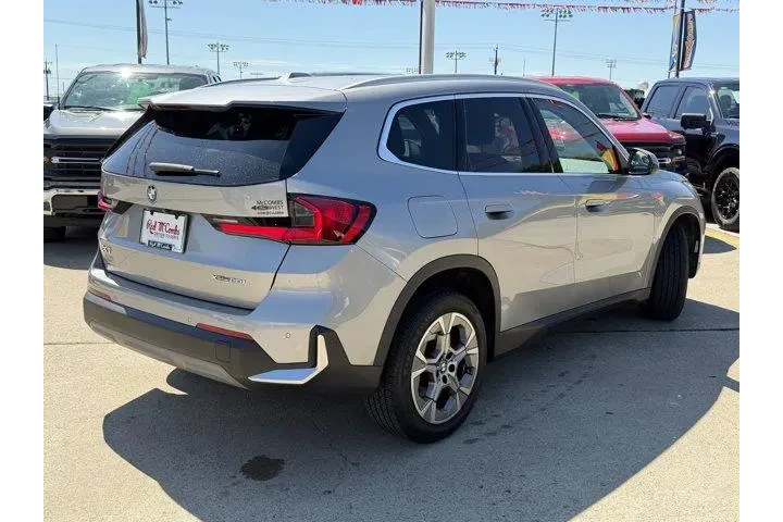 $29897 : BMW X1 2023 AWD xDrive28i 4d image 5