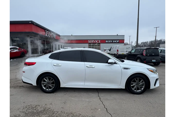 $9980 : 2019 Optima LX Auto image 1