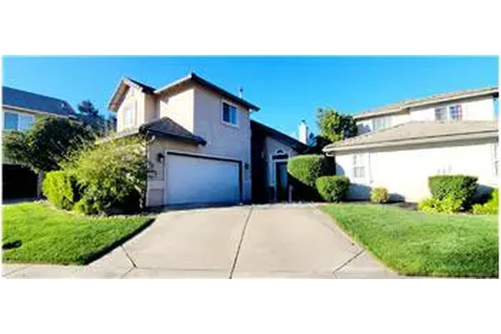 $2900 : Rental property with 3 bedro image 1