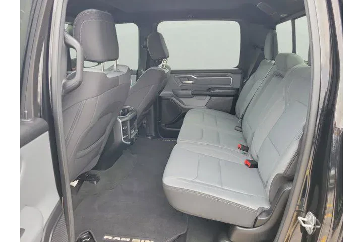 $26998 : Ram 1500 2021 4x4 Big Horn 4 image 6