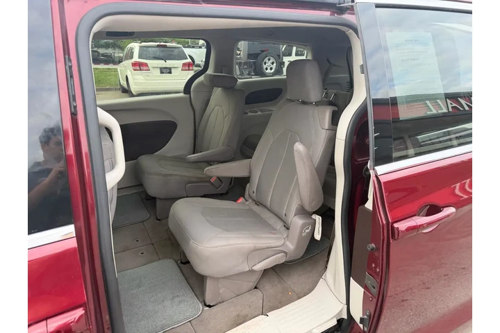 $6980 : 2017 Pacifica Touring FWD image 9