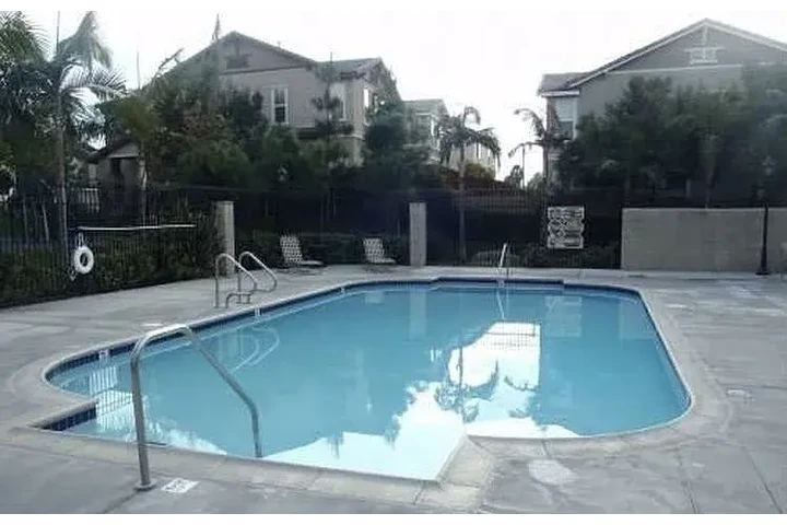 $2000 : HOUSE RENT IN RIVERSIDE CA image 4