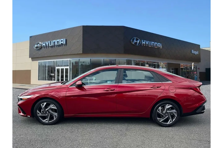 $19495 : Hyundai ELANTRA 2024 SEL 4dr image 5
