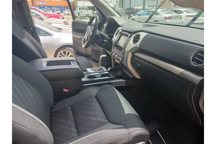 $29500 : 2018 Tundra SR5 image 7