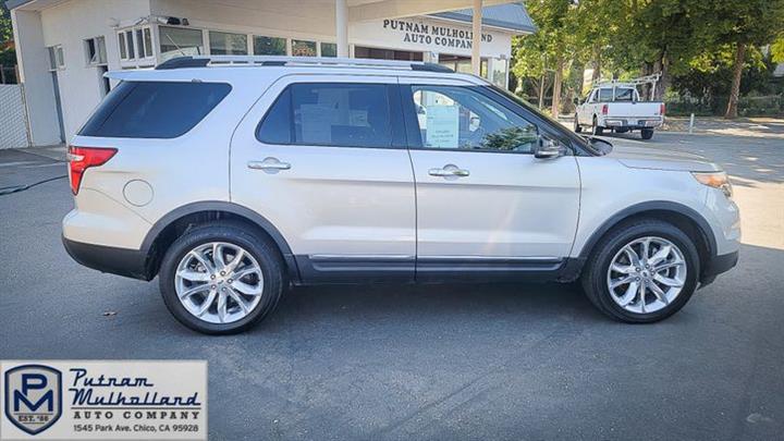 2013 Explorer XLT 4WD image 2