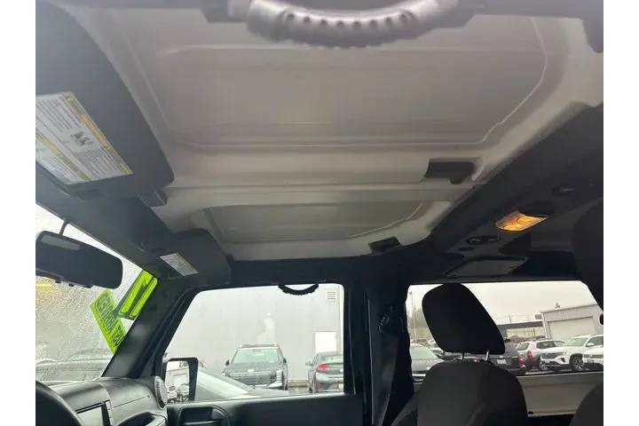 $18999 : Jeep Wrangler 2017 4x4 Big B image 9