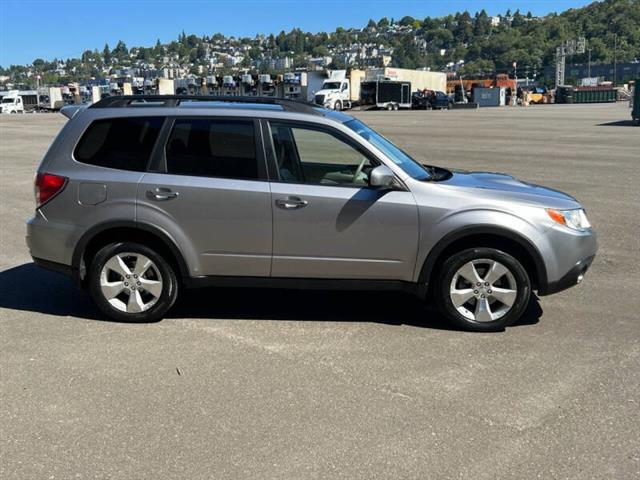 $13888 : 2010 Forester 2.5XT Limited image 8