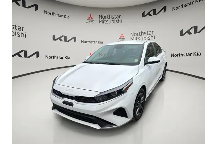 $17490 : Kia Forte 2024 LX 4dr Sedan image 1