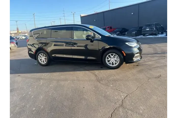 $39980 : Chrysler Pacifica 2026 Selec image 3