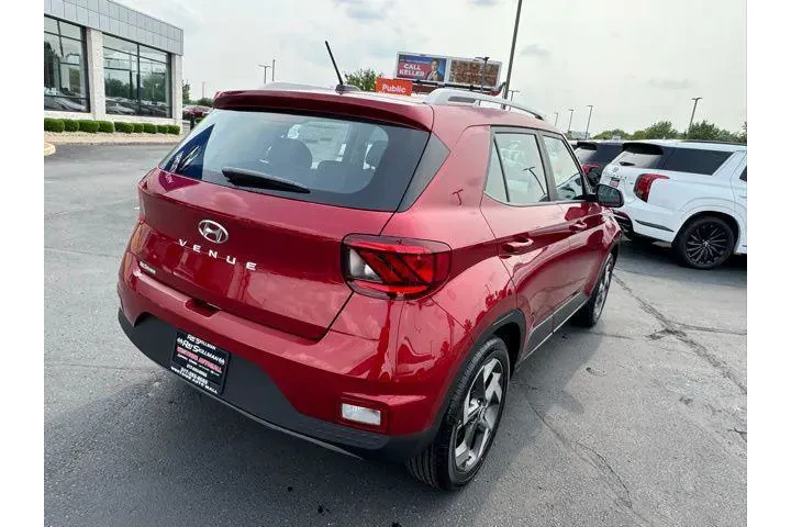 $24157 : Hyundai VENUE 2025 SEL 4dr C image 9