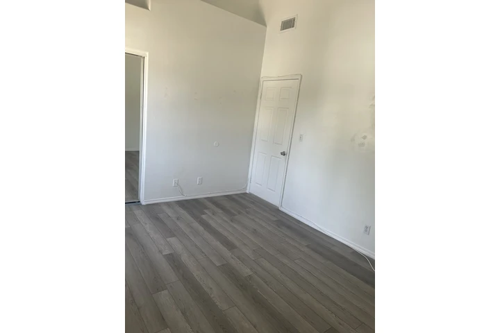 $850 : Recamara de Renta image 3