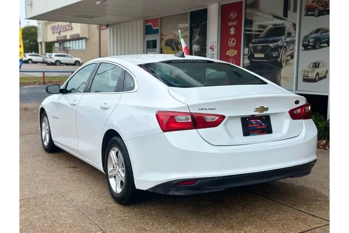 $10999 : 2019 Malibu LS image 7