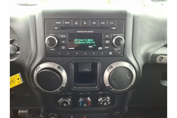 $16500 : Jeep Wrangler 2015 4x4 Sport image 7