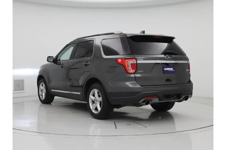 $17998 : Ford Explorer 2019 XLT 4dr S image 2