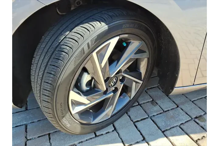 $27990 : Hyundai ELANTRA 2025 SEL Con image 9