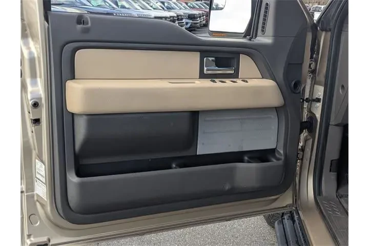 $5722 : Ford F-150 2014 4x2 XLT 4dr image 9