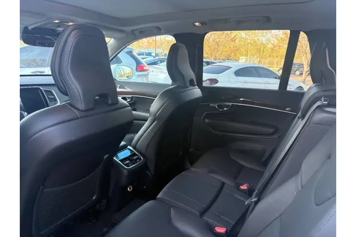 $16950 : 2019 XC90 T6 Momentum image 7