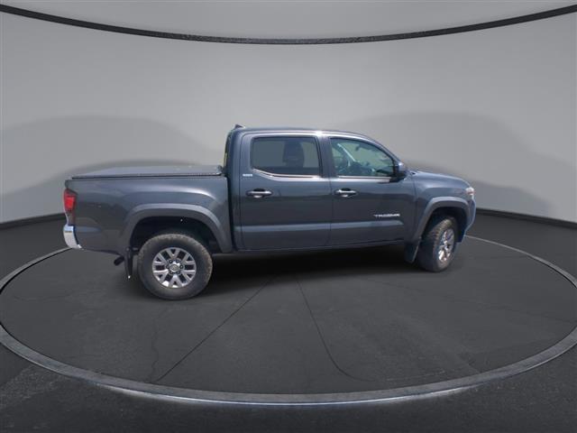 $31600 : PRE-OWNED 2018 TOYOTA TACOMA image 9