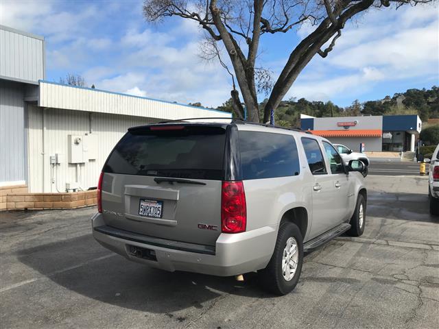 $8999 : 2007 GMC Yukon XL 2WD 4dr 150 image 6