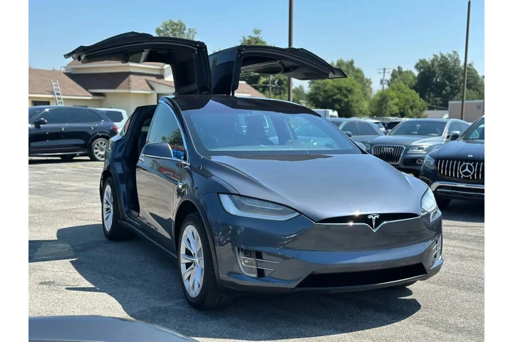 2018 TESLA MODEL X 75D SPORT image 8