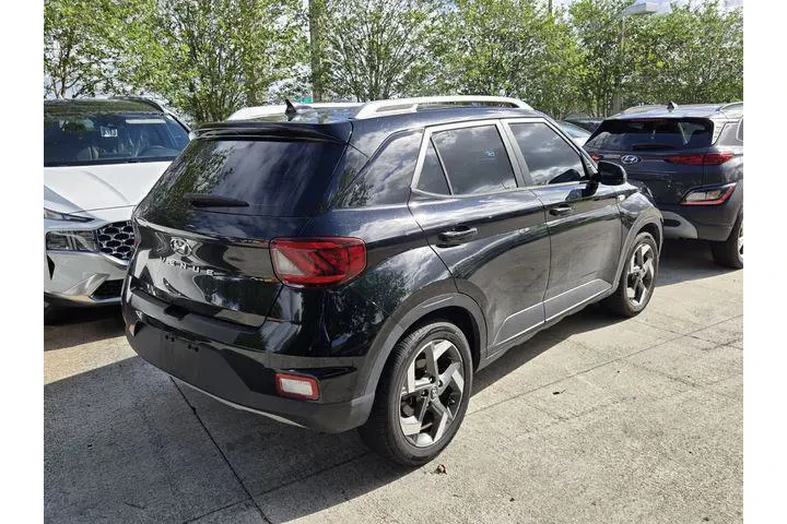 $15987 : Hyundai VENUE 2021 SEL 4dr C image 6