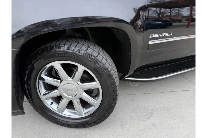 $9999 : 2011 GMC Yukon Denali image 2