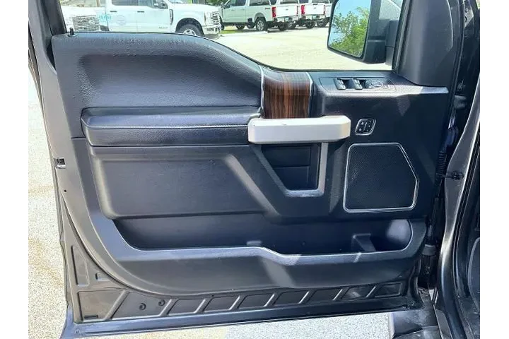 $12995 : Ford F-150 2017 4x4 Lariat 4 image 10