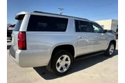 $17900 : 2017 Suburban LT thumbnail