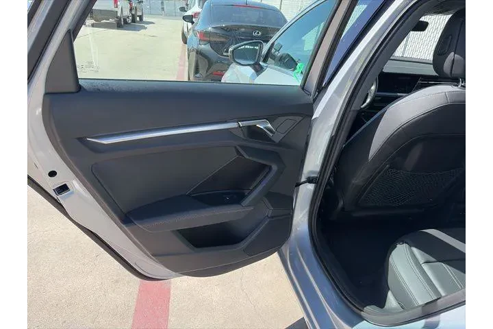 $26000 : Audi A3 2023 AWD quattro Pre image 6