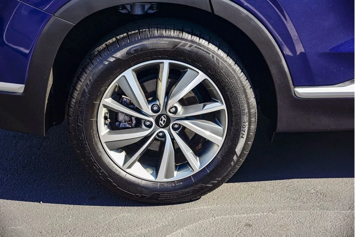 $14945 : Hyundai SANTA FE 2019 SEL 2. image 9