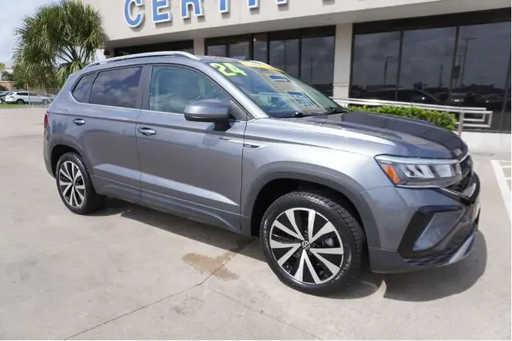 $21788 : Volkswagen Taos 2024 SE 4dr image 1