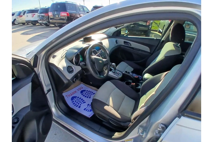 $6999 : 2013 Cruze LS Auto image 9