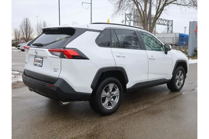 $31277 : Toyota RAV4 2025 AWD XLE 4dr image 8