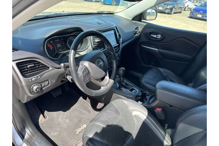 $17999 : 2019 Cherokee Limited image 10