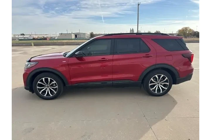 $40000 : Ford Explorer 2025 ST-Line 4 image 3