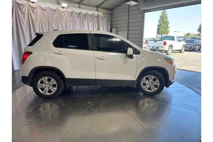 $9899 : Chevrolet Trax 2018 LS 4dr C image 4