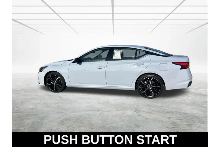 $16689 : Nissan Altima 2023 2.5 SR 4d image 8
