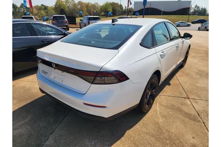 $29931 : Honda Accord 2025 SE 4dr Sed image 4