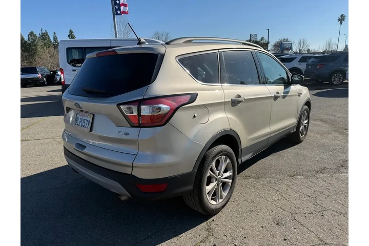 $12700 : Ford Escape 2018 AWD SE 4dr image 5