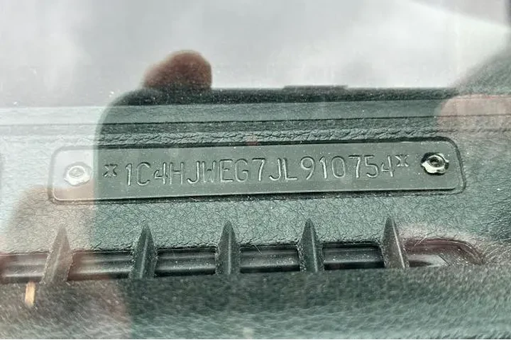 $22998 : Jeep Wrangler JK Unlimited 2 image 3