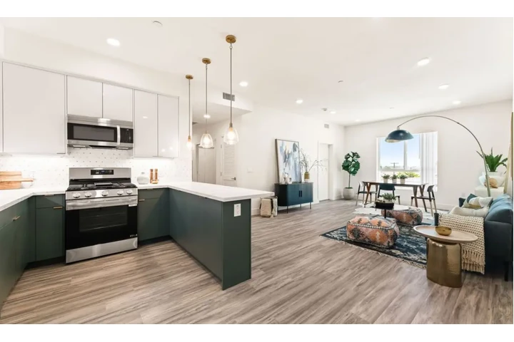 $1900 : Vacant unit image 1
