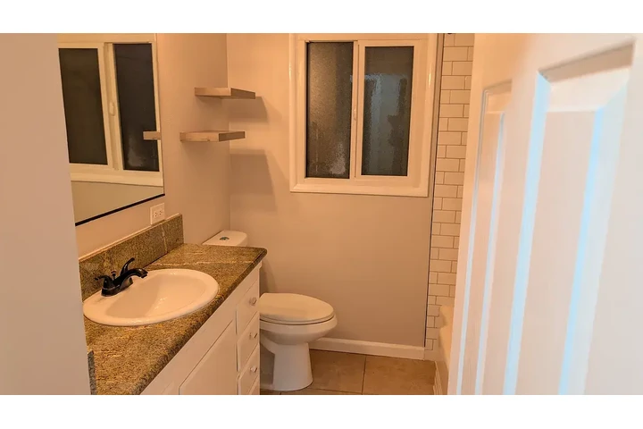 $1100 : 3 Recamaras 1 Baños image 6