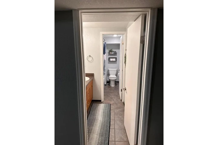 $1200 : Private home image 1