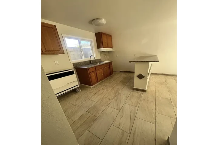 $1000 : 1 Dormitorio / 1 Baño. image 4