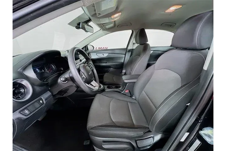 $17975 : Kia Forte 2023 LXS 4dr Sedan image 10