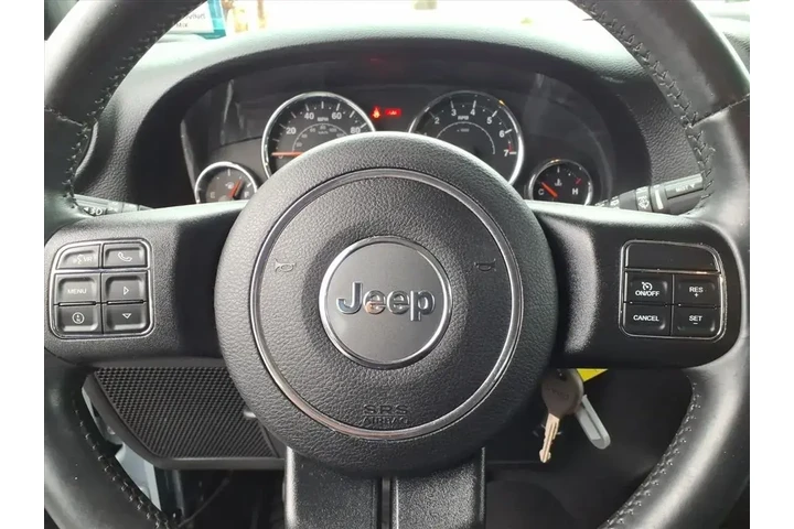 $16500 : Jeep Wrangler 2015 4x4 Sport image 5