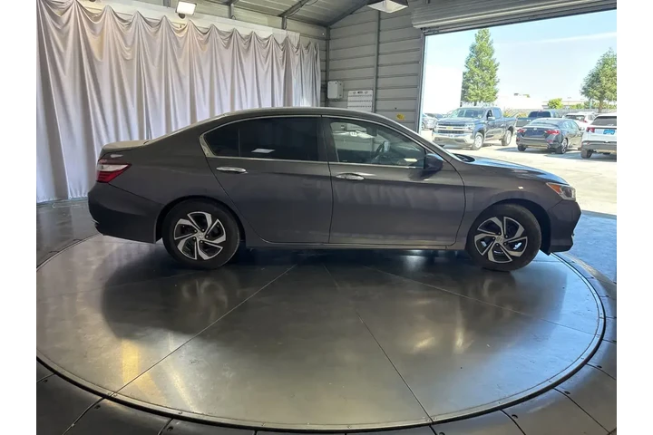 $10999 : Honda Accord 2017 LX 4dr Sed image 2
